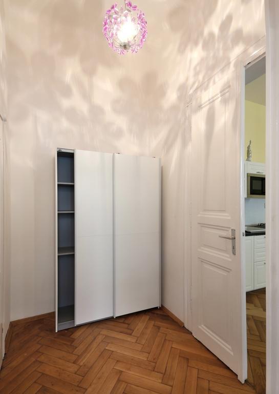 Apartment Pštrossova Praha Pokoj fotografie